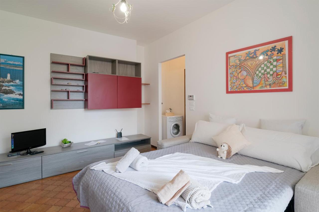 Апартаменти Near The Sea - Wifi And Parking Вентімілья Екстер'єр фото